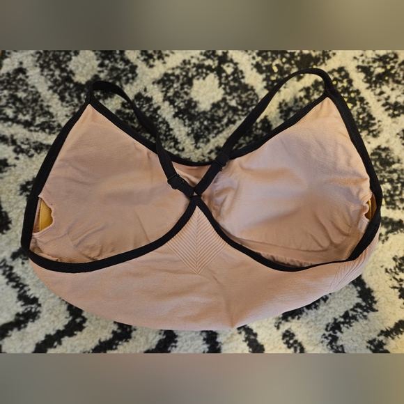 Avia Seamless Cami Bra - Picture 6 of 6